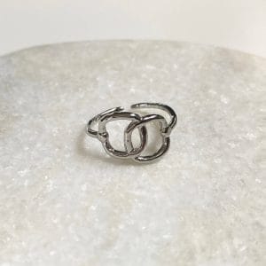 Ring verbonden vierkantjes - zilver