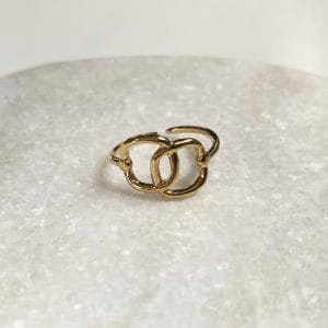 Ring verbonden vierkantjes - goud