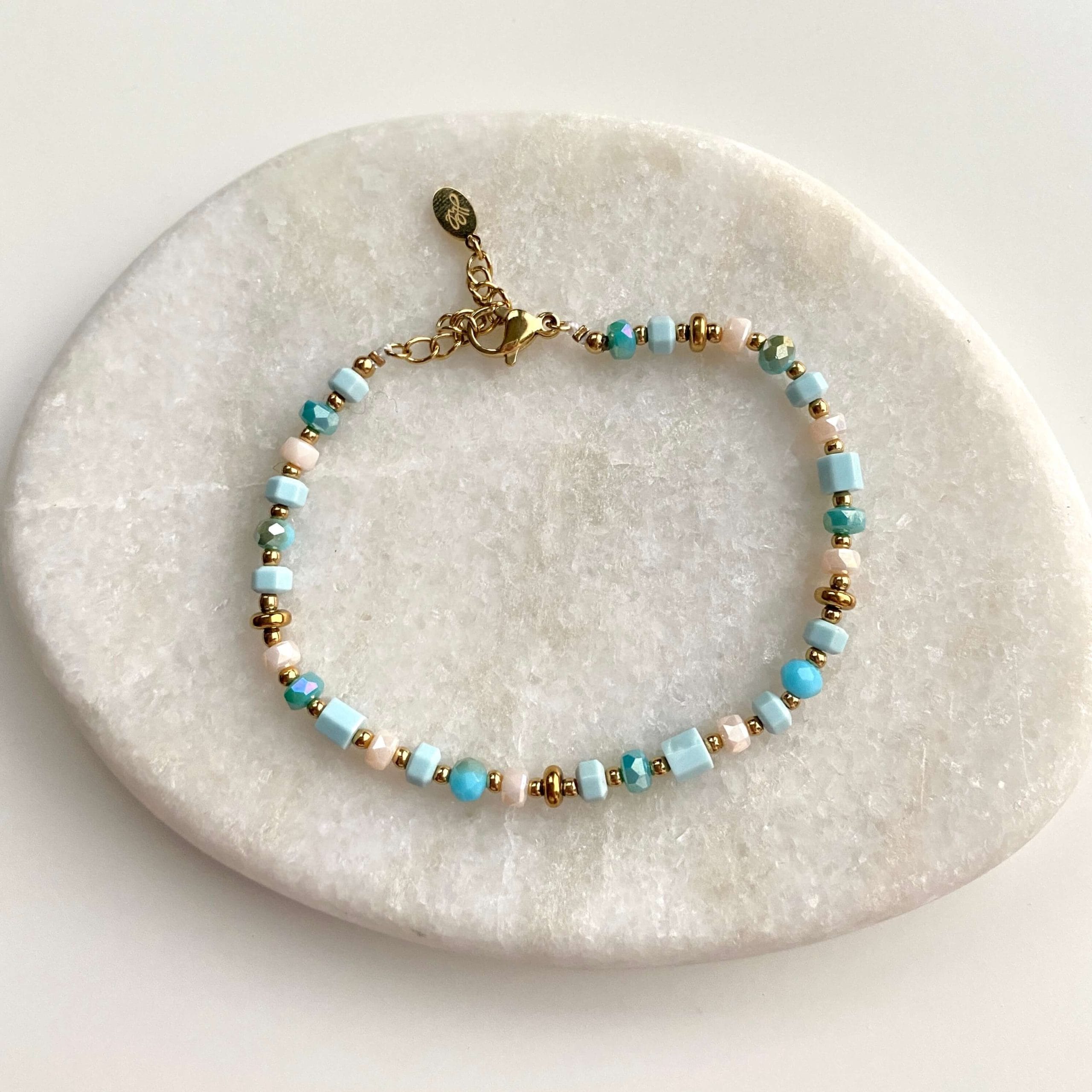 Armband festival steentjes - blauw/goud