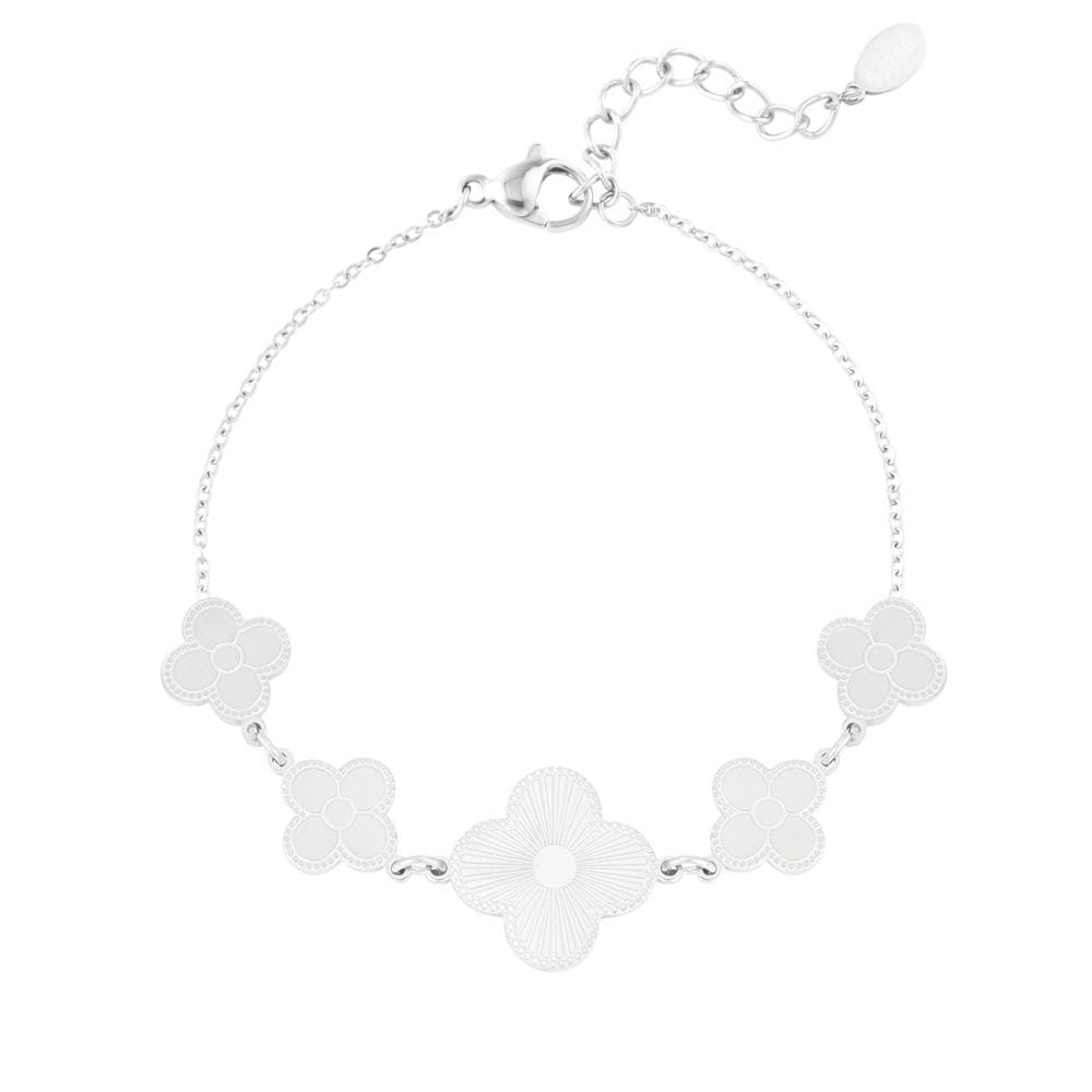 Zilveren armband met vijf grote bloemen