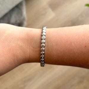 Zilveren bangle met rondjes