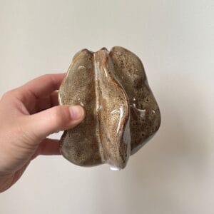 Groen/bruin deco vaasje organische vorm